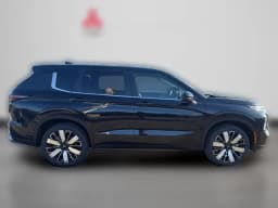 Mitsubishi Outlander SE FWD 2026 — side view