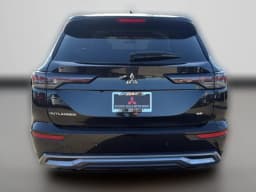 Mitsubishi Outlander SE FWD 2026 — side view