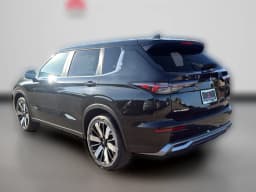 Mitsubishi Outlander SE FWD 2026 — side view