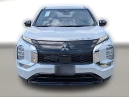 Mitsubishi Outlander LE FWD 2026 — side view
