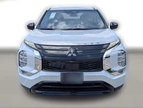 Mitsubishi Outlander LE FWD 2026 — side view