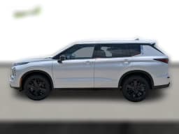 Mitsubishi Outlander LE FWD 2026 — side view