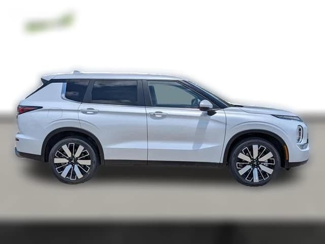 Mitsubishi Outlander SE FWD 2026 — side view