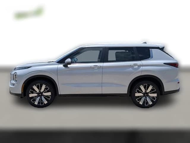 Mitsubishi Outlander SE FWD 2026 — side view