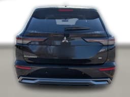 Mitsubishi Outlander SE FWD 2026 — side view