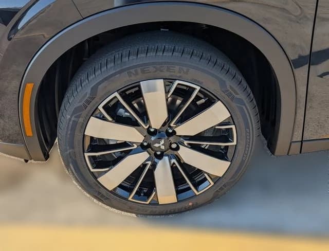 Mitsubishi Outlander SE FWD 2026 — side view