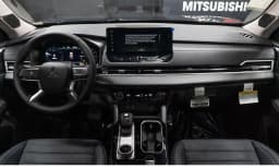 Mitsubishi Outlander SE FWD 2026 — side view
