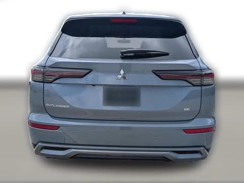 Mitsubishi Outlander SE FWD 2026 — side view