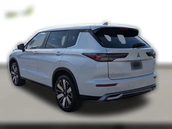Mitsubishi Outlander SE FWD 2026 — side view