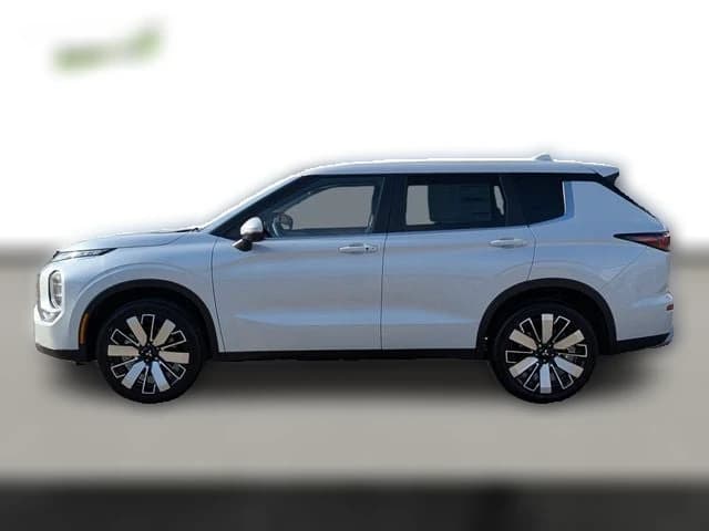 Mitsubishi Outlander SE FWD 2026 — side view