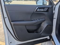 Mitsubishi Outlander SE FWD 2026 — side view