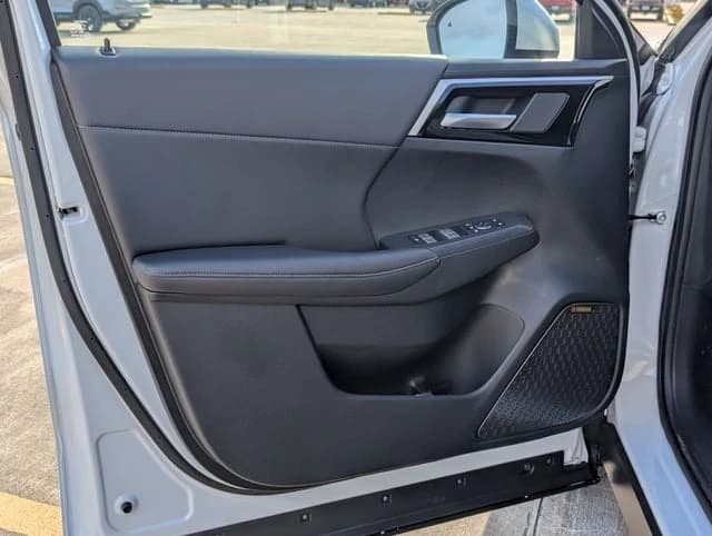 Mitsubishi Outlander SE FWD 2026 — side view