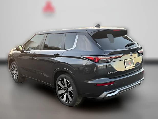 Mitsubishi Outlander SE FWD 2026 — side view