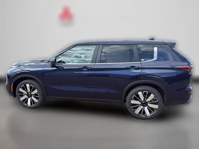 Mitsubishi Outlander SE FWD 2026 — side view