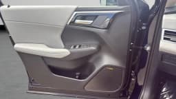 Mitsubishi Outlander SE FWD 2026 — side view
