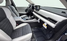 Mitsubishi Outlander SE FWD 2026 — side view