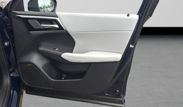 Mitsubishi Outlander SE FWD 2026 — side view