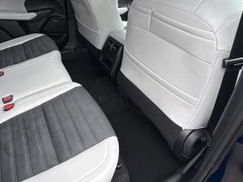 Mitsubishi Outlander SE FWD 2026 — side view