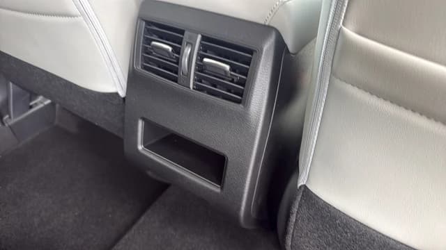 Mitsubishi Outlander SE FWD 2026 — side view