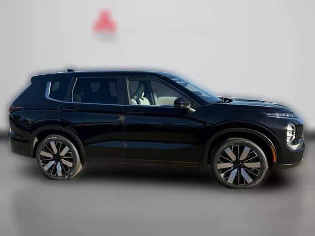 Mitsubishi Outlander SE FWD 2026 — side view