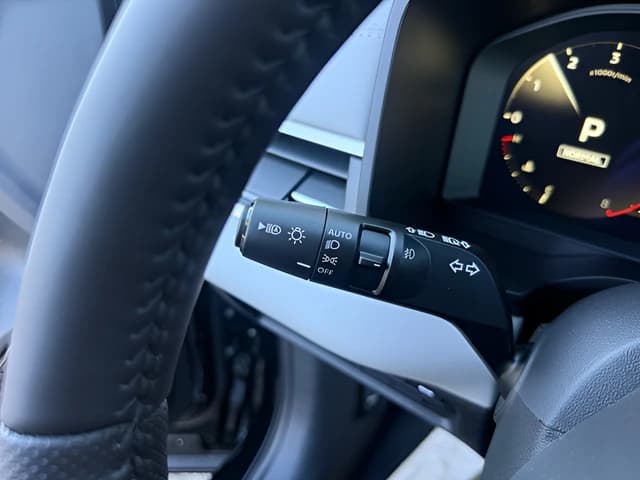Mitsubishi Outlander SE FWD 2026 — side view