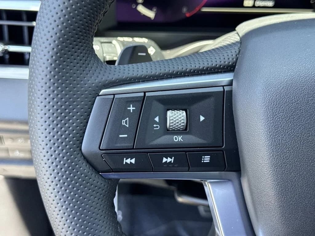 Mitsubishi Outlander Black Edition FWD 2026 — side view