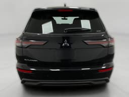 Mitsubishi Outlander ES S-AWC 2026 — side view