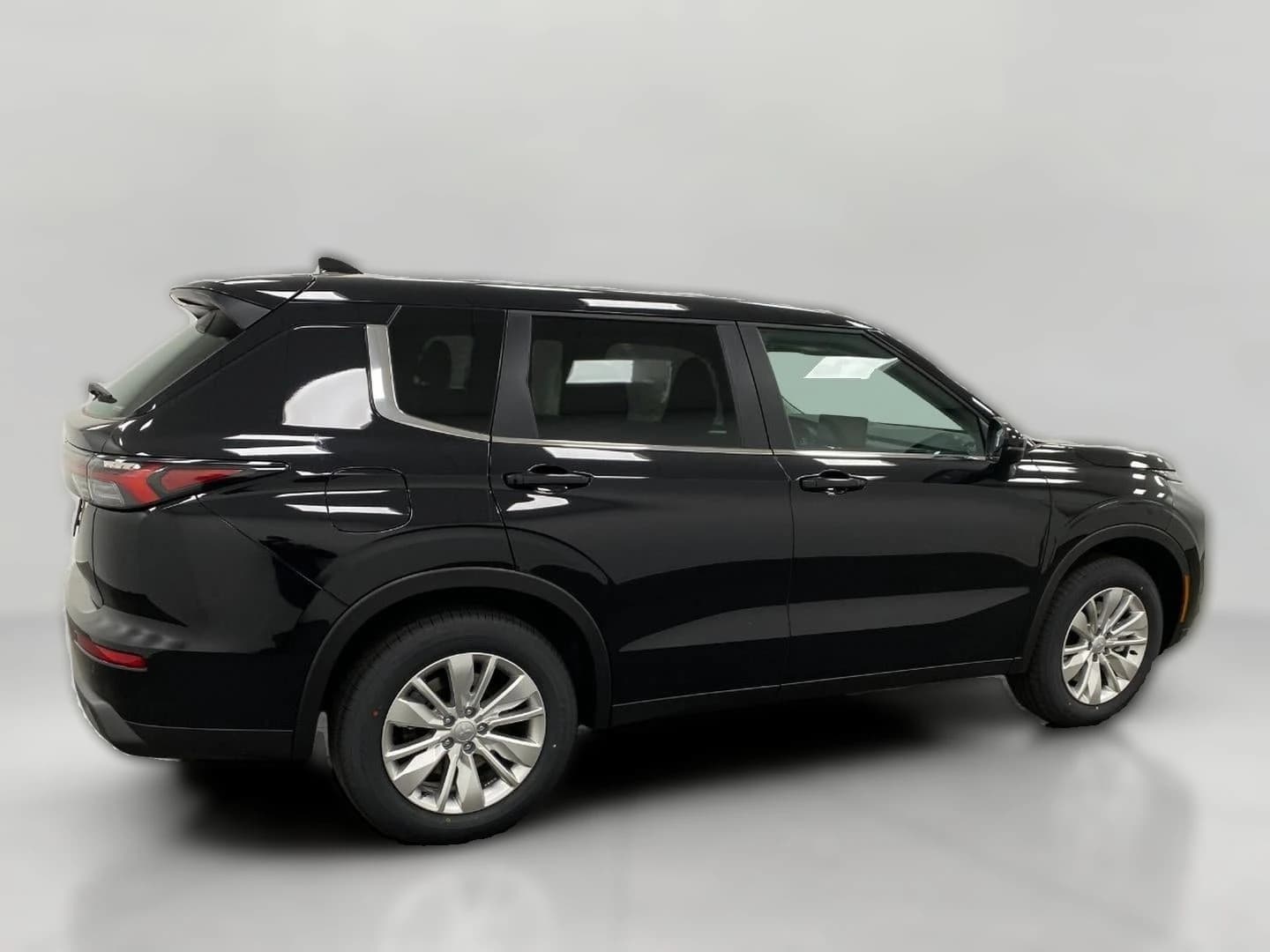 Mitsubishi Outlander ES S-AWC 2026 — side view