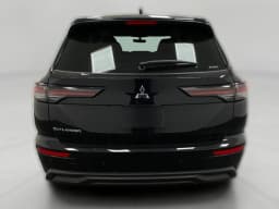 Mitsubishi Outlander ES S-AWC 2026 — side view