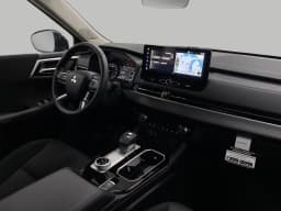 Mitsubishi Outlander ES S-AWC 2026 — side view