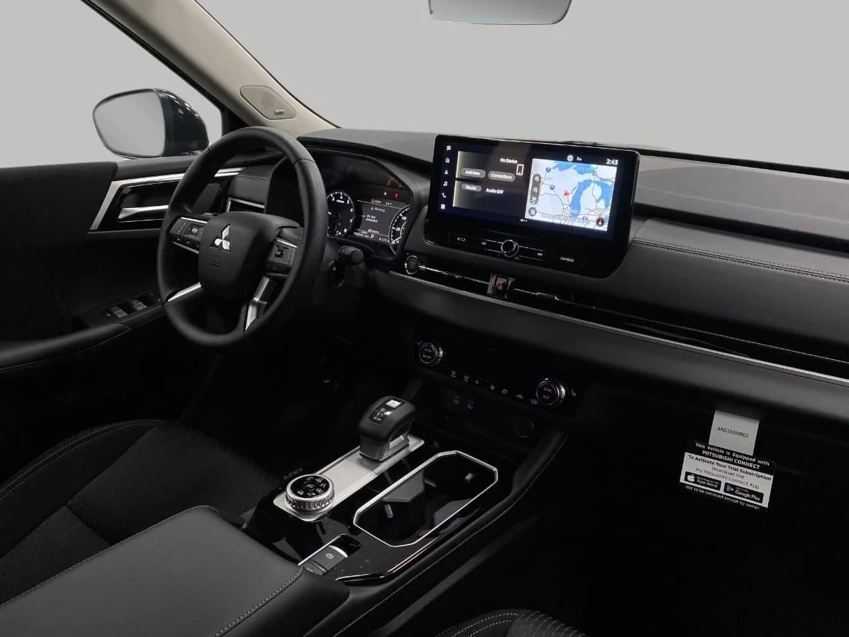 Mitsubishi Outlander ES S-AWC 2026 — side view