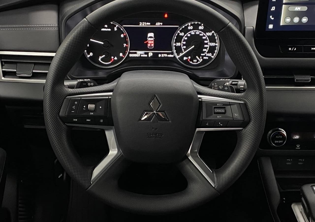 Mitsubishi Outlander ES S-AWC 2026 — side view