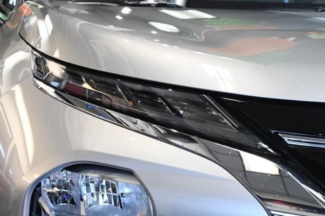 Mitsubishi Outlander ES S-AWC 2026 — side view
