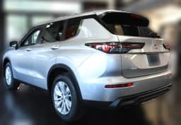 Mitsubishi Outlander ES S-AWC 2026 — side view