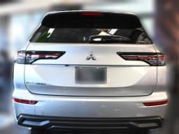 Mitsubishi Outlander ES S-AWC 2026 — side view