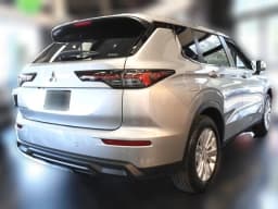 Mitsubishi Outlander ES S-AWC 2026 — side view