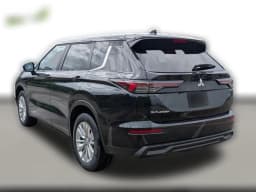 Mitsubishi Outlander ES S-AWC 2026 — side view