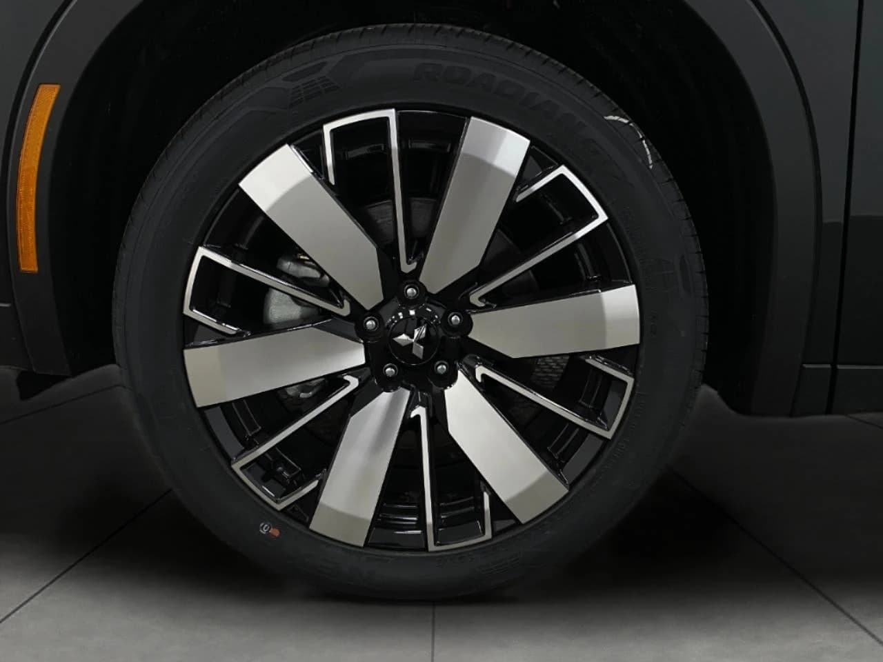Mitsubishi Outlander SE S-AWC 2026 — side view