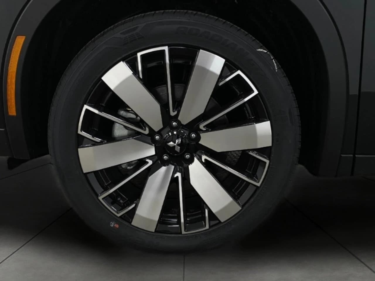 Mitsubishi Outlander SE S-AWC 2026 — side view