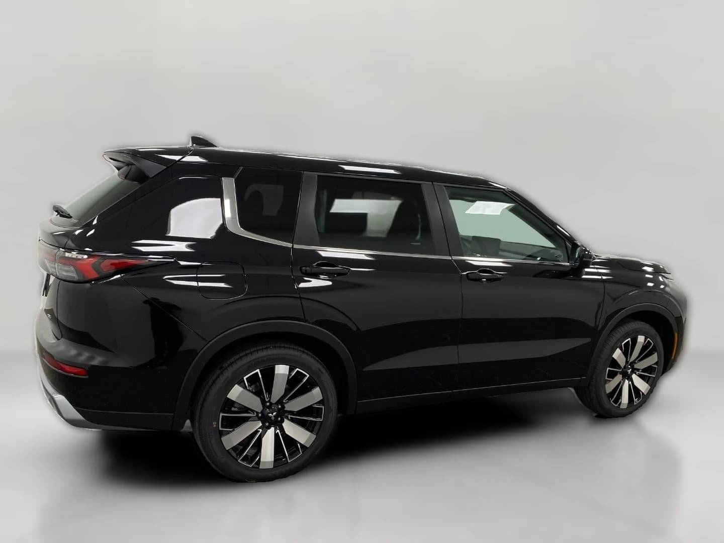 Mitsubishi Outlander SE S-AWC 2026 — side view
