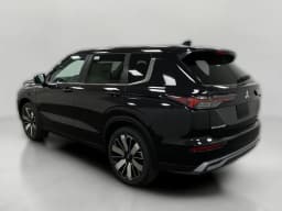 Mitsubishi Outlander SE S-AWC 2026 — side view