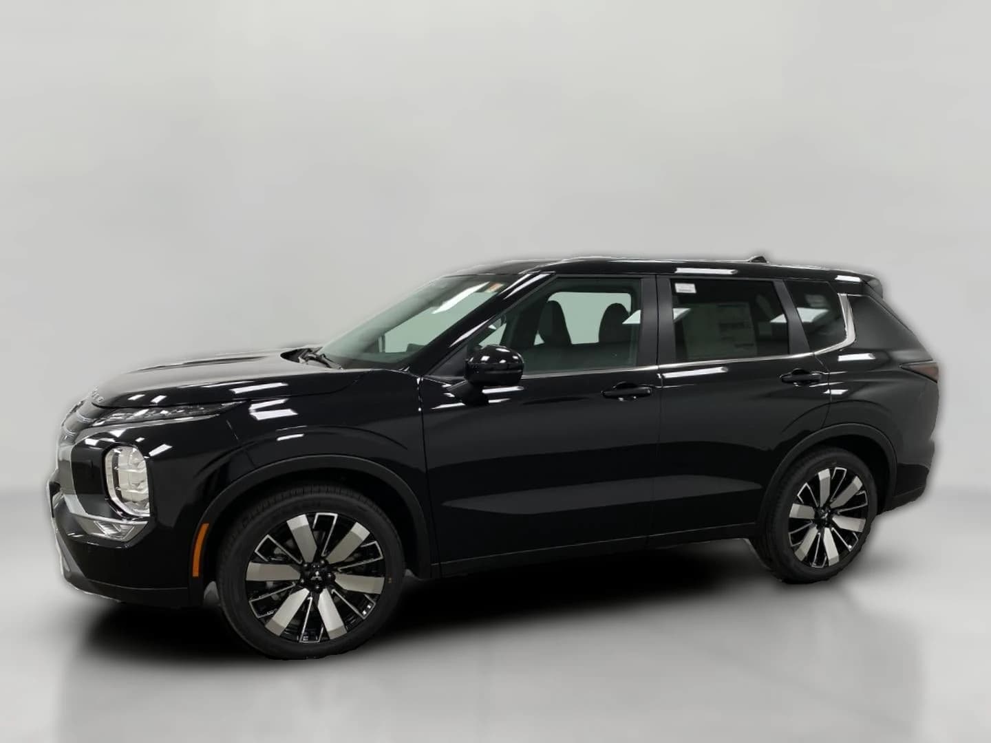 Mitsubishi Outlander SE S-AWC 2026 — side view