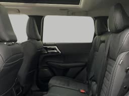 Mitsubishi Outlander SE S-AWC 2026 — side view