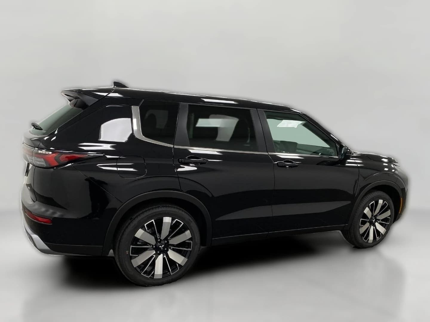 Mitsubishi Outlander SE S-AWC 2026 — side view