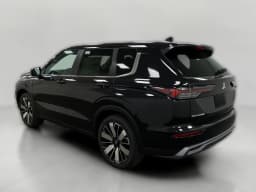 Mitsubishi Outlander SE S-AWC 2026 — side view
