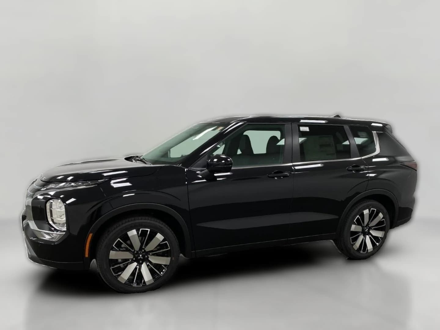 Mitsubishi Outlander SE S-AWC 2026 — side view
