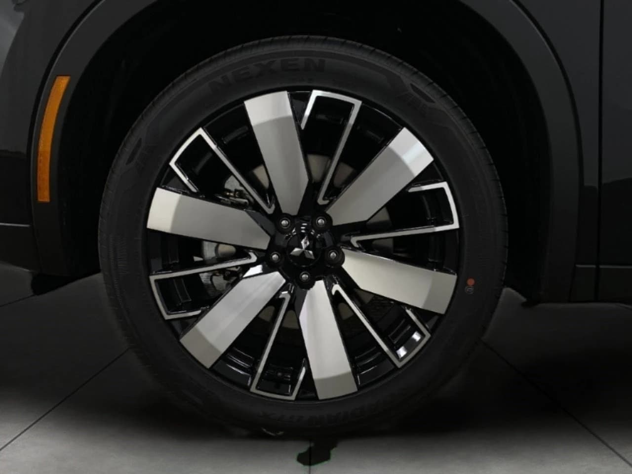 Mitsubishi Outlander SE S-AWC 2026 — side view