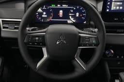 Mitsubishi Outlander SE S-AWC 2026 — side view