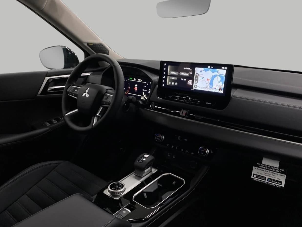 Mitsubishi Outlander SE S-AWC 2026 — side view