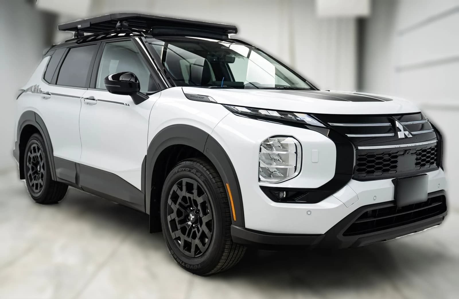 Mitsubishi Outlander Trail Edition S-AWC 2026 — side view
